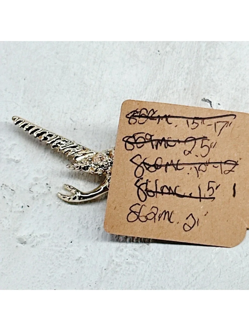 862mc. Goldtone Roadrunner Brooch Preloved